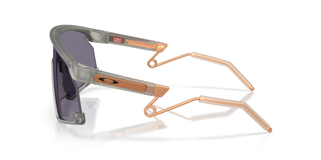 Солнцезащитные очки Oakley BXTR Metal OO9237 923713