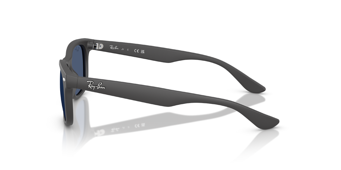 Солнцезащитные очки Ray-Ban Junior New Wayfarer RJ9052S 717680