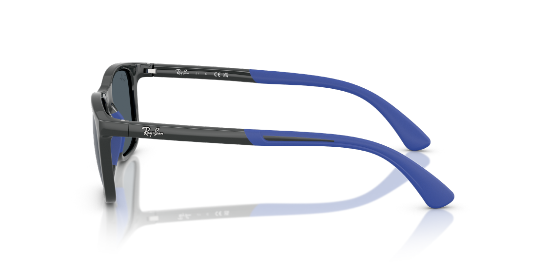 Солнцезащитные очки Ray-Ban RJ9084S 715155