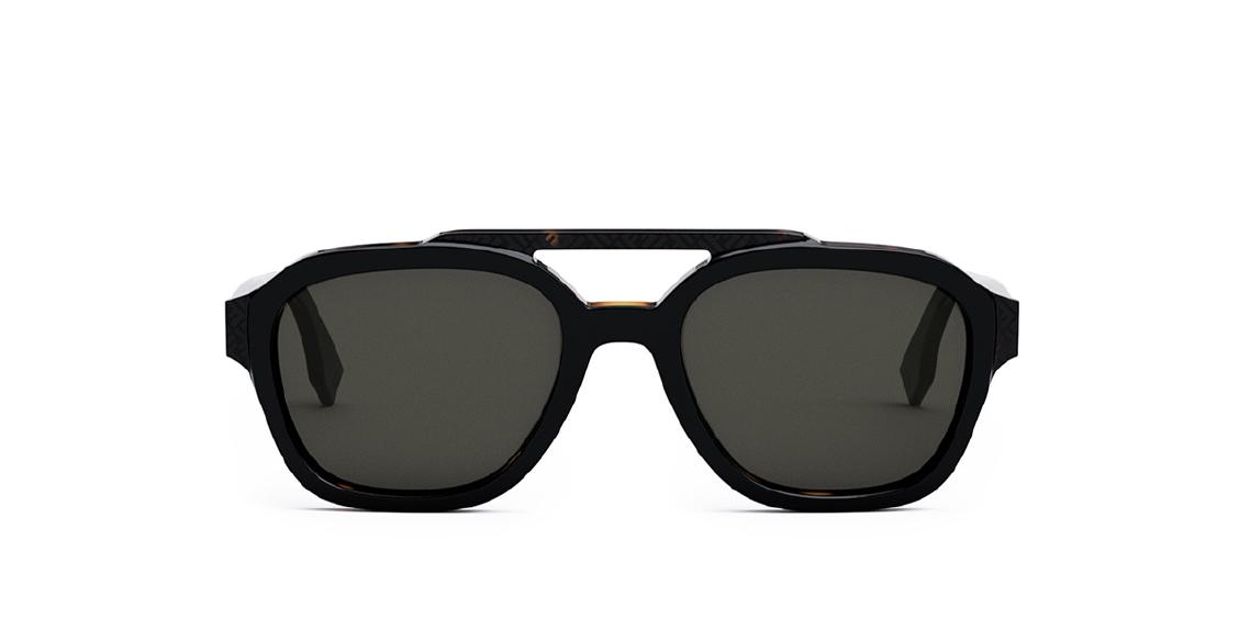 Солнцезащитные очки Fendi FE40076U 01A