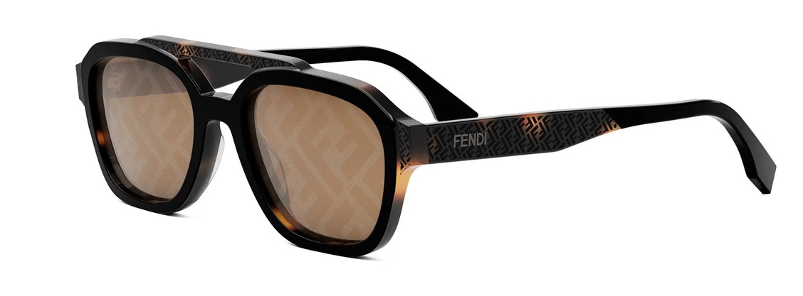 Солнцезащитные очки Fendi FE40076U 01L